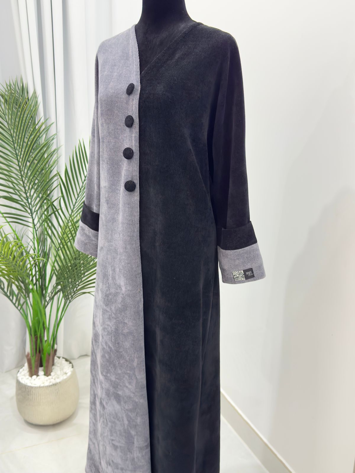 valvet abaya